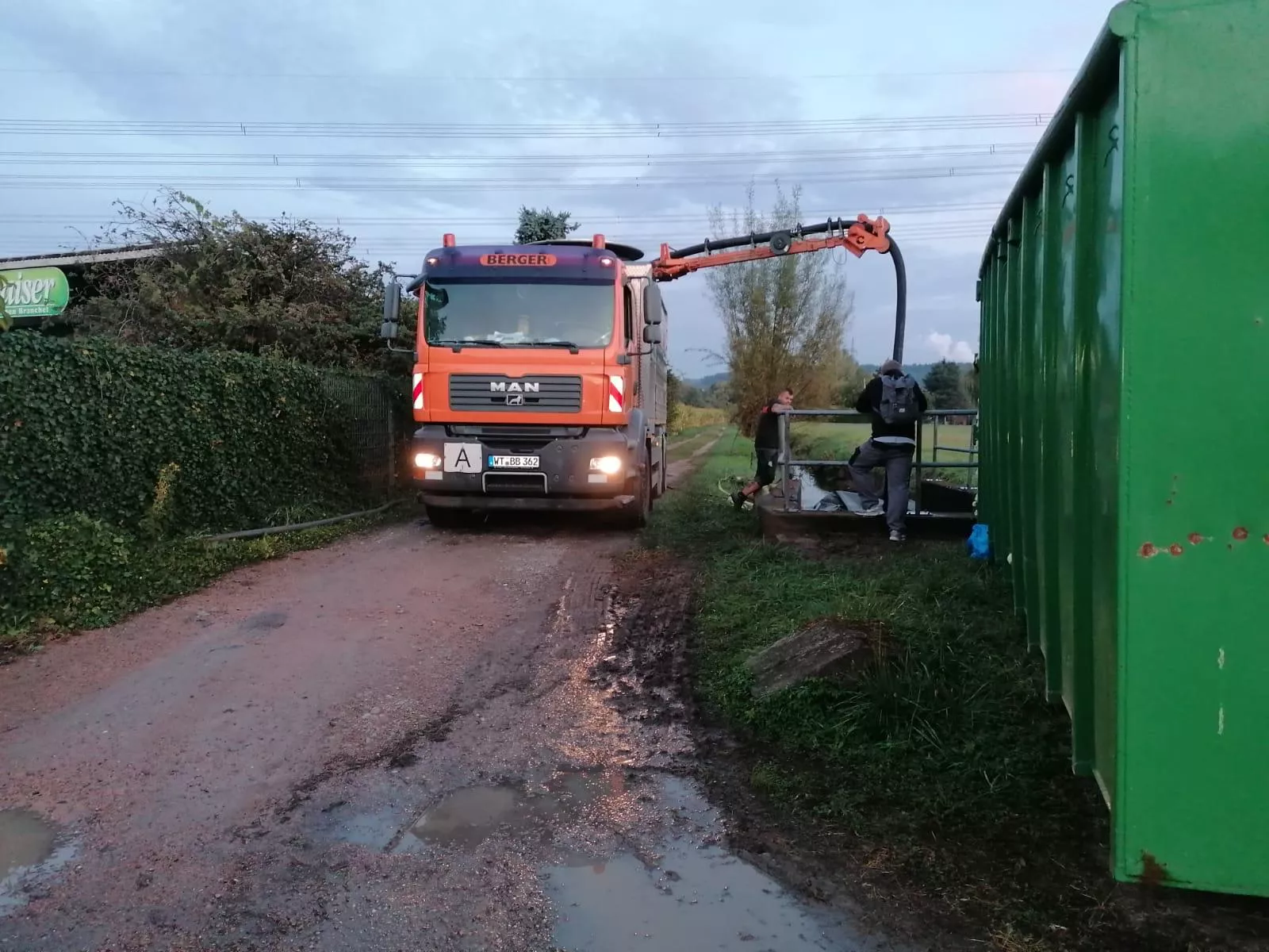 Berger GmbH, Rohr- und Kanalreinigung in Wehr - LKWs im Einsatz für Reinigungsarbeiten