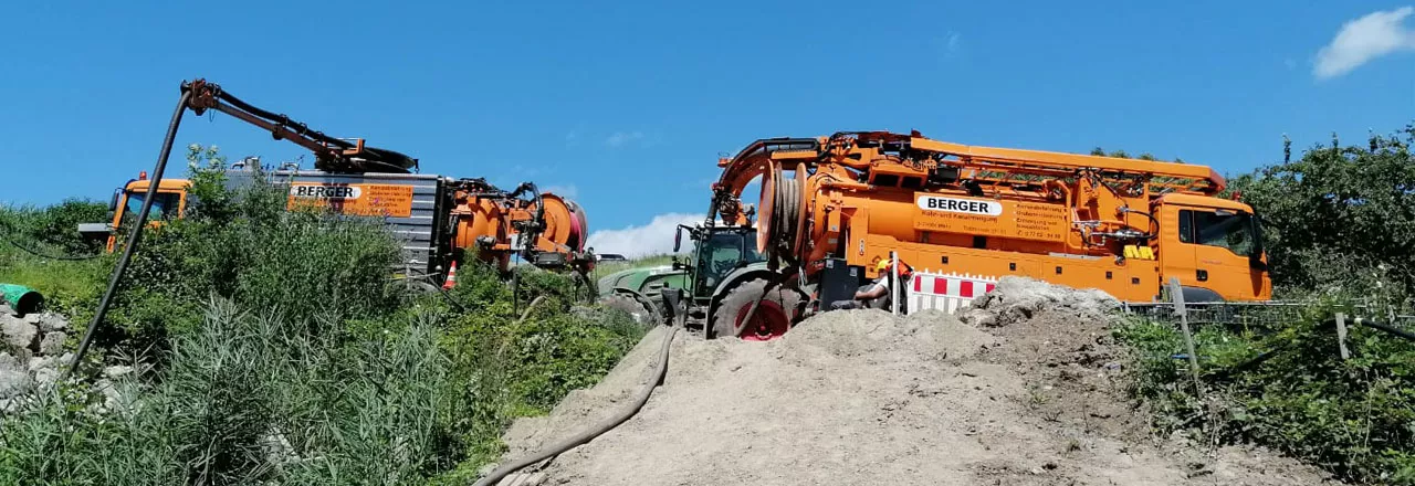 Berger GmbH, Rohr- und Kanalreinigung in Wehr - LKWs im Einsatz für Reinigungsarbeiten