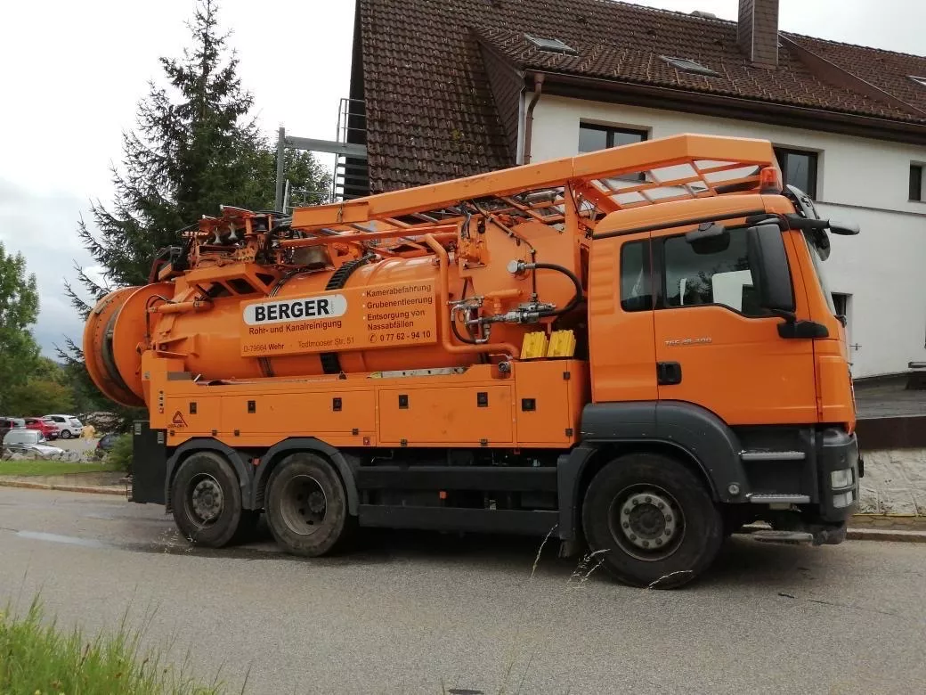Berger GmbH * Rohr- und Kanalreinigung in Wehr, LKW im Einsatz