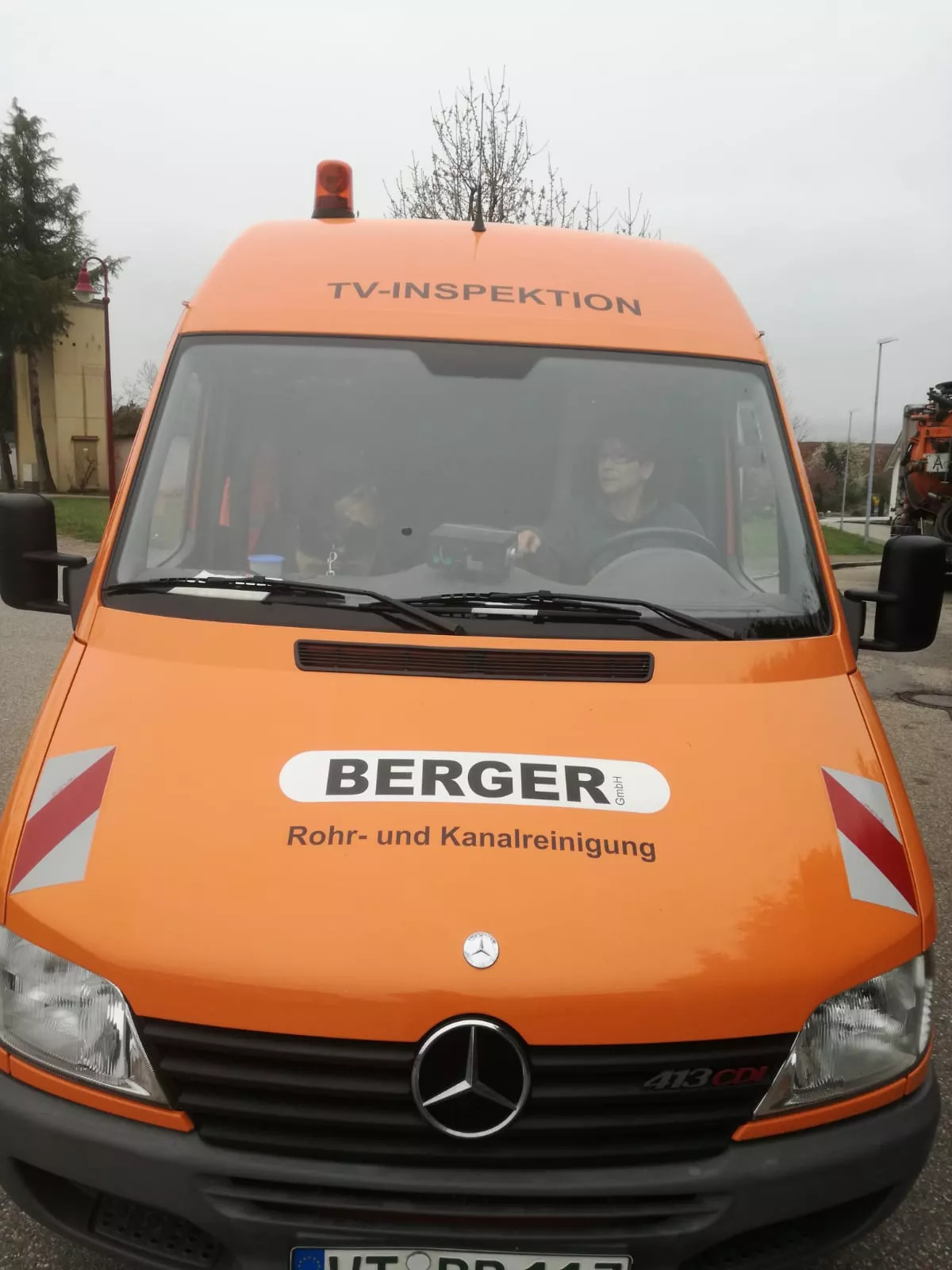Michi im TV-Inspektions-Bus
